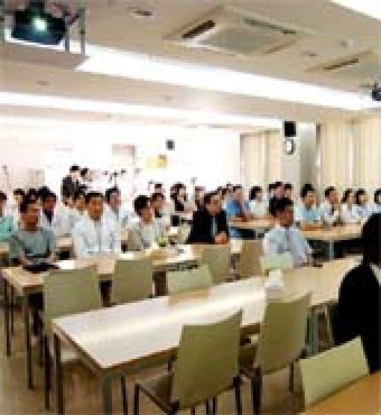 전직원이 함께하는 5월 직원조회 사진 1
