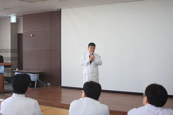 [3월 5일]직원조회 사진 1