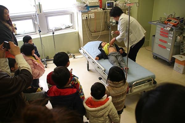 [3월 29일]나래&태양 어린이집 병원견학 사진 1