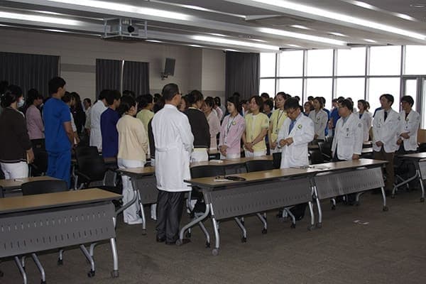 [4월 3일]직원조회 사진 1