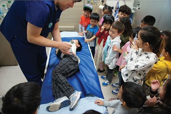 [10월 6일] 예능,예은 어린이집 견학 사진 1