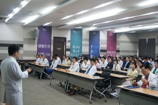 4월 월례조회 사진 21