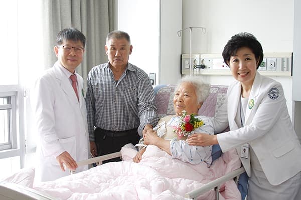 어버이날 카네이션 행사 마련 사진 1
