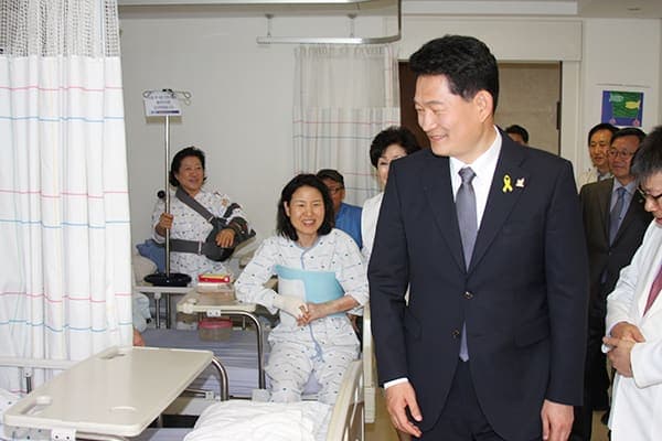 송영길 인천시장, 현대유비스병원 시찰 사진 2