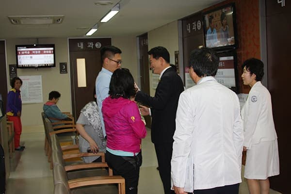 송영길 인천시장, 현대유비스병원 시찰 사진 3