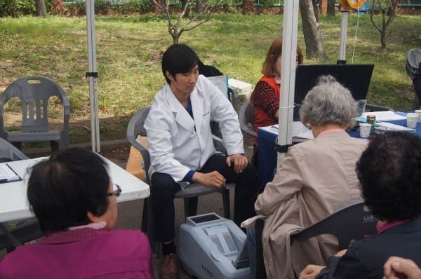 현대유비스병원 '제11회 남구어르신 건강엑스포' 참여 사진 3